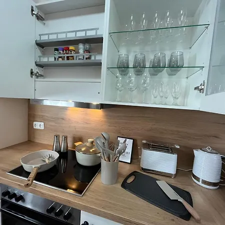 Secretapartment: In Apartament Warburg