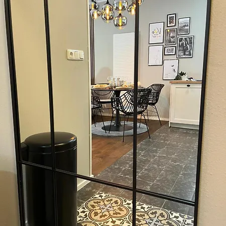 Secretapartment: In 아파트 바르부르크