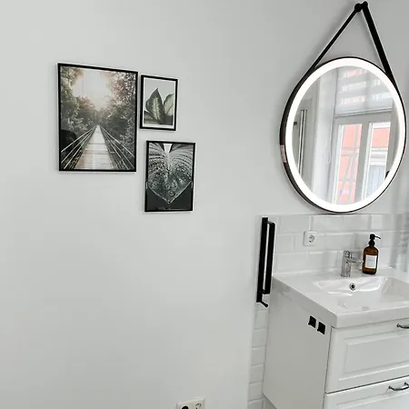 Secretapartment: In Apartament *