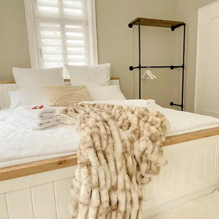 Secretapartment: In 아파트 바르부르크