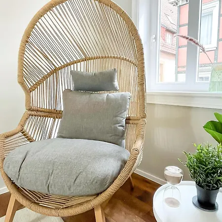 Secretapartment: In Apartament Warburg