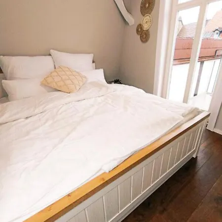 Apartment Secretapartment: In *