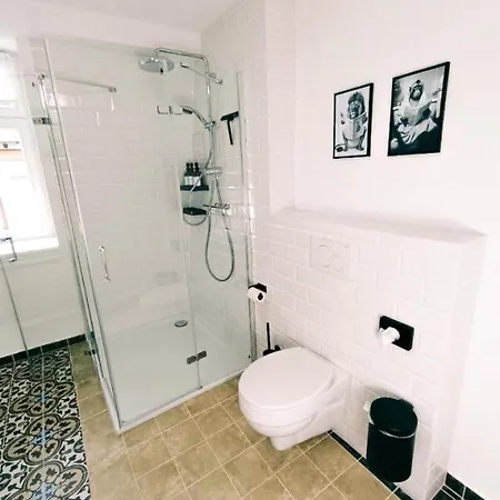 Secretapartment: In 아파트 바르부르크