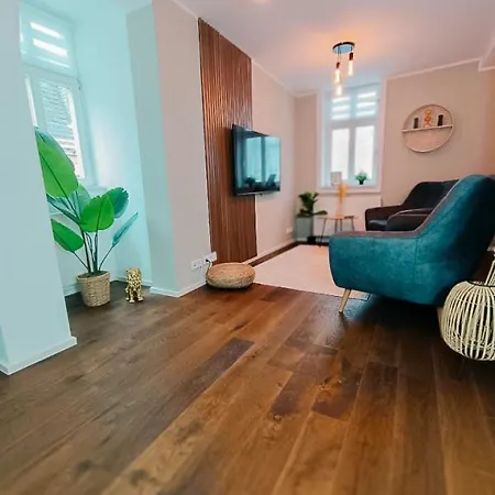 Secretapartment: In 바르부르크