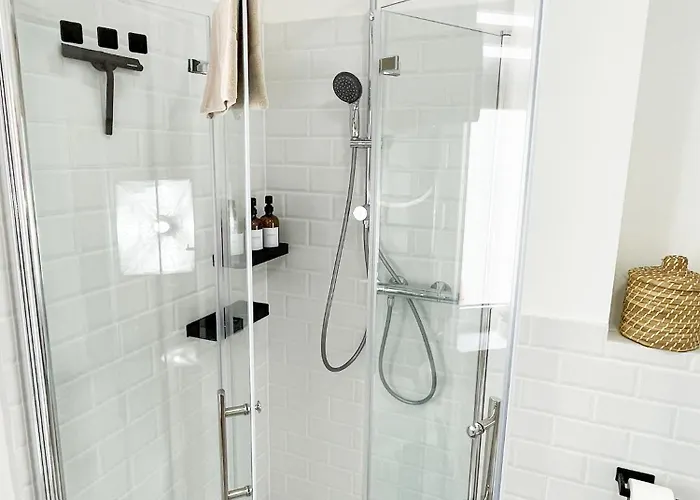 Secretapartment: In * Warburg