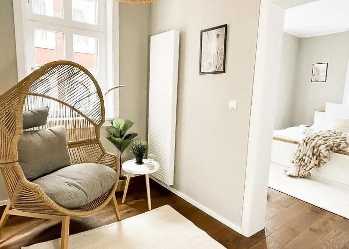 Secretapartment: In Apartman *