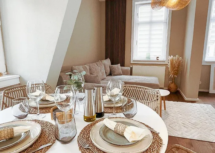 Secretapartment: In * Warburg