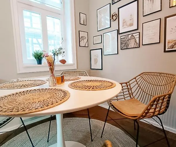 Secretapartment: In Lägenhet Warburg